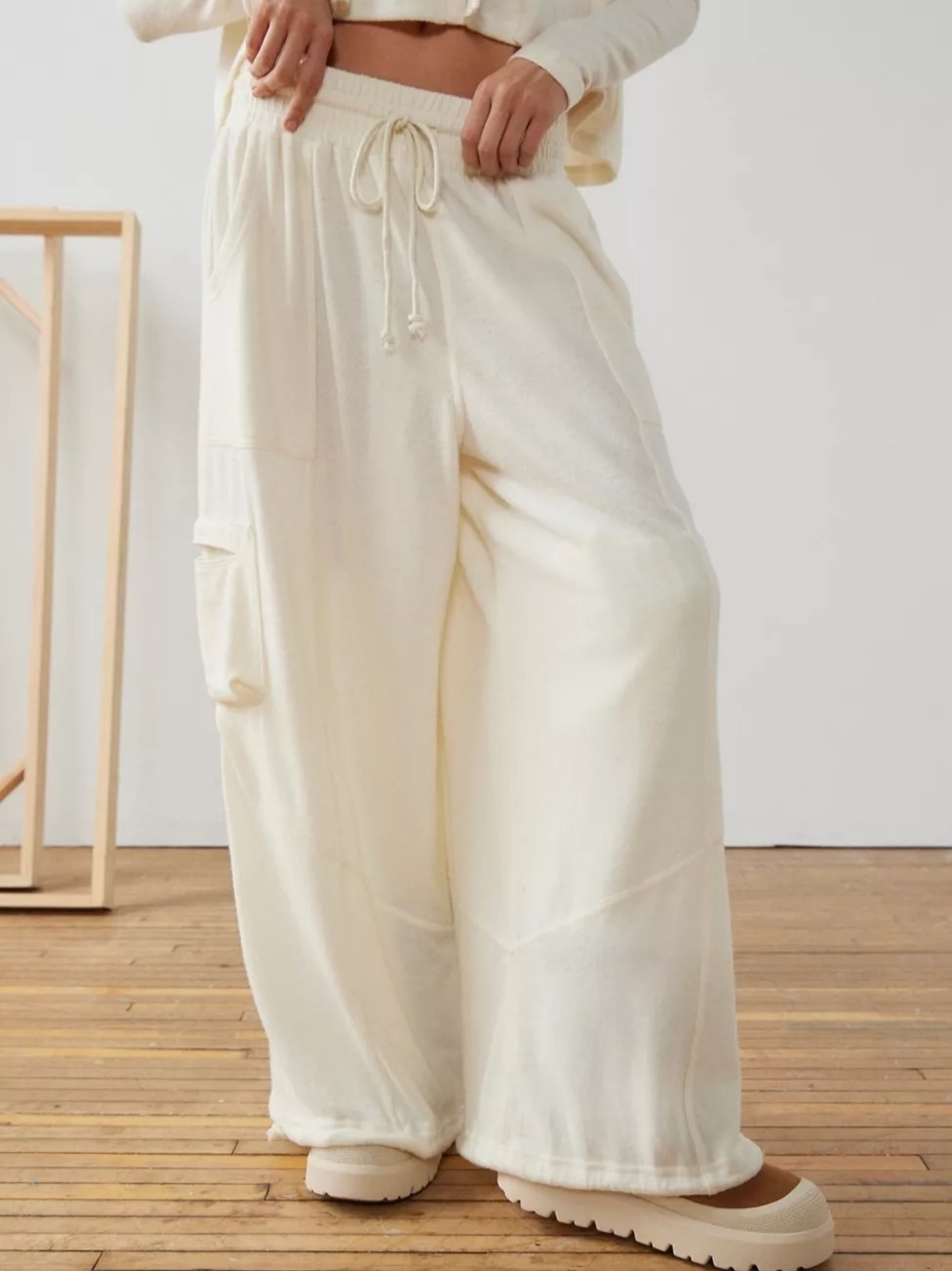 Urban Outfitters Out From Under Womens White BouncePlush Cabot Jogger Pant Small